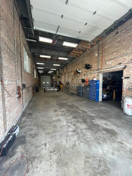 More Photos Of 2625 Gardner Rd, Broadview Warehouse For Lease