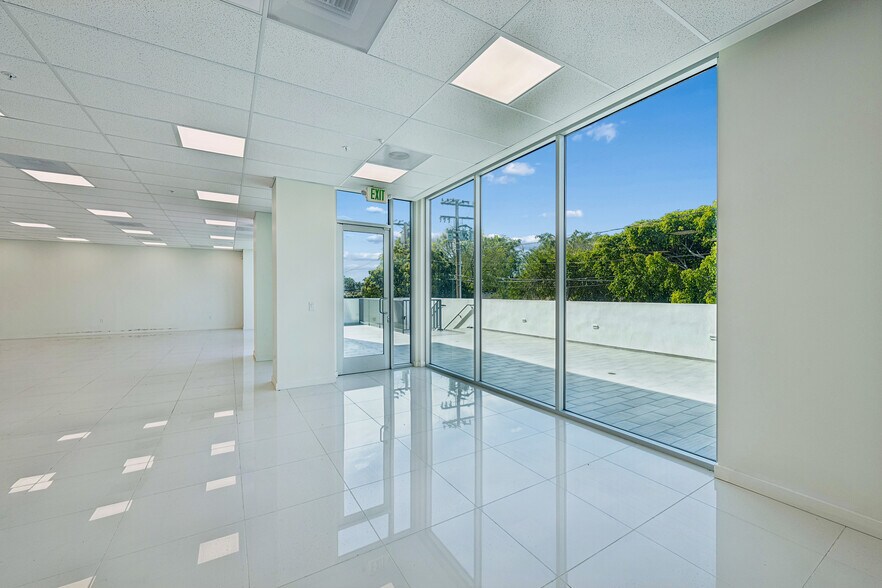 More Photos Of 11259 Washington Blvd, Culver City Office For Sale