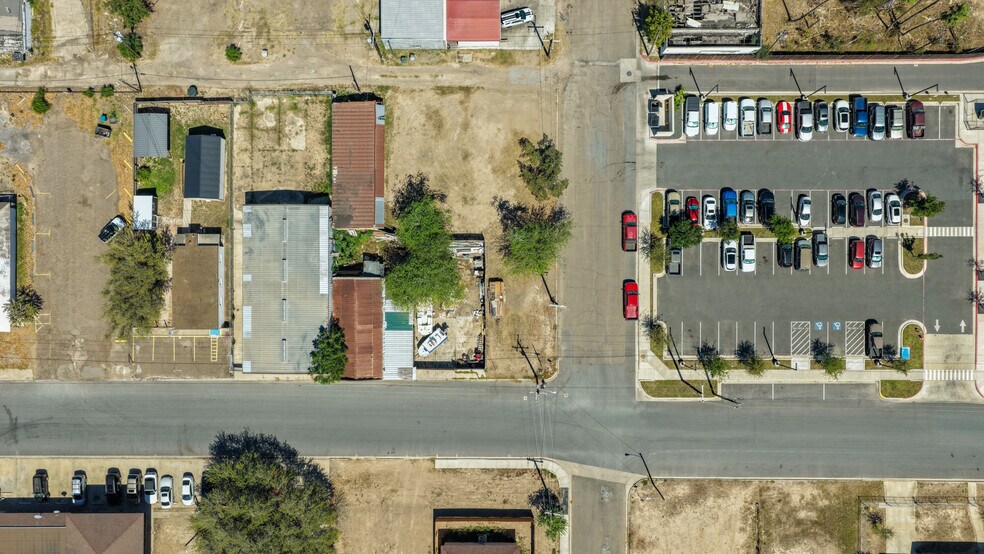 More Photos Of 204 6th st, San Juan Warehouse For Sale