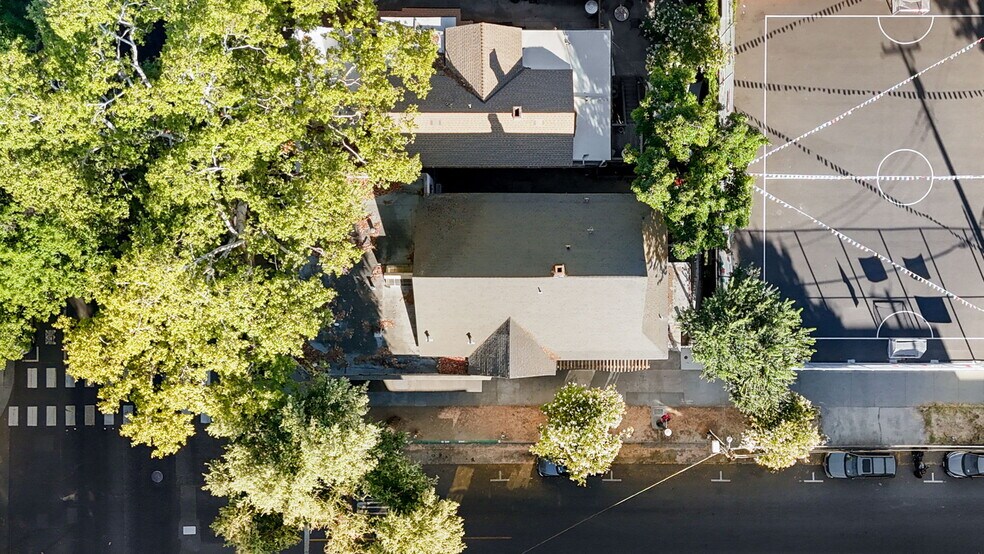 More Photos Of 1729-1731 L St, Sacramento Storefront Retail Office For Sale