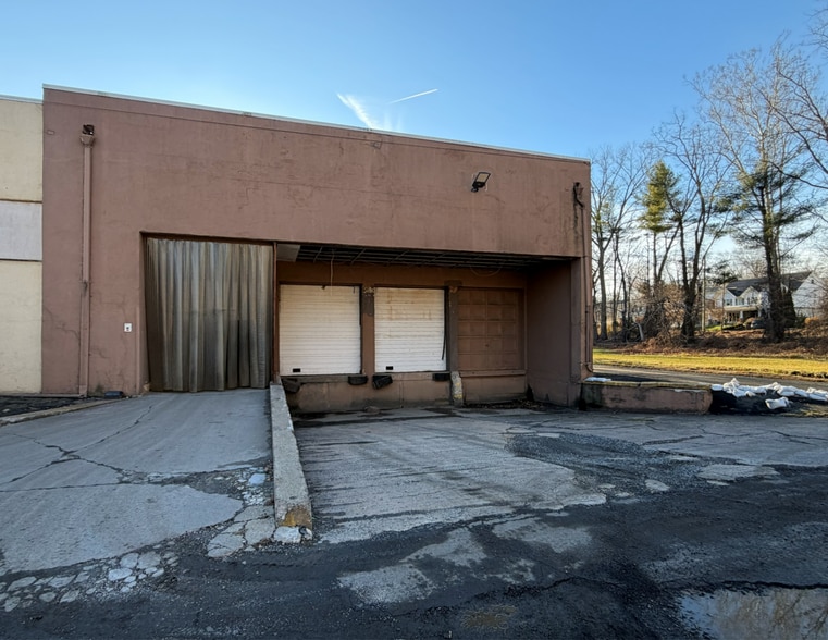 More Photos Of 30 Rockland Park Ave, Tappan Warehouse For Lease