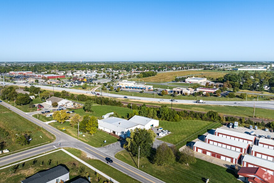 More Photos Of 1000 E Santa Fe St, Gardner Warehouse For Sale