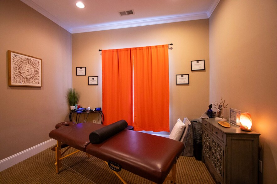 More Photos Of 137 Amicks Ferry Rd, Chapin Medical For Lease