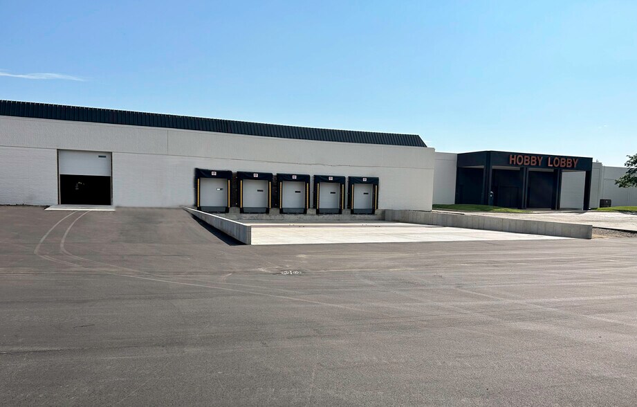 More Photos Of 3701 S Main St, Elkhart Warehouse For Lease