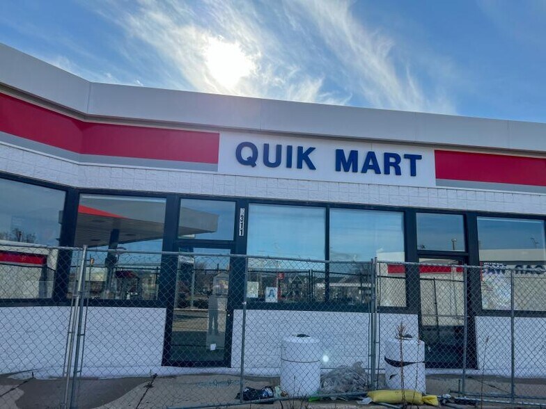 More Photos Of 6311 S 13th St, Milwaukee Service Station For Sale