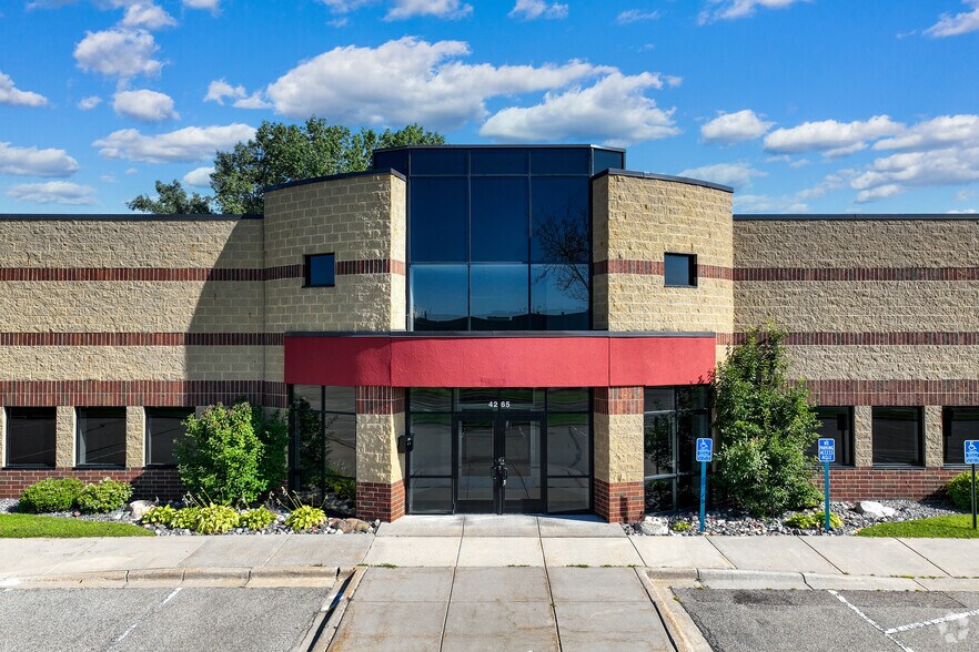 More Photos Of 4265 N Lexington Ave, Arden Hills Office For Lease