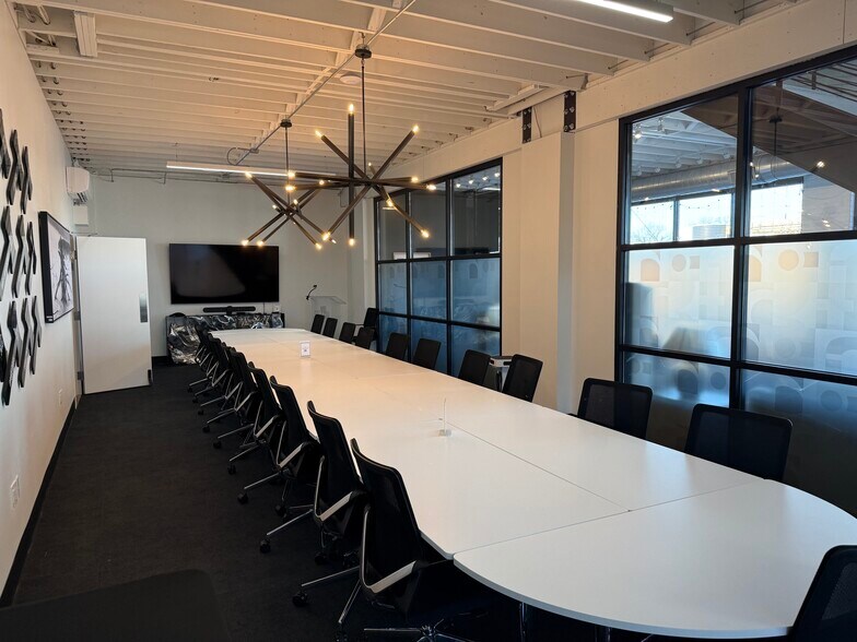 More Photos Of 513-515 English Rd, High Point Office For Lease