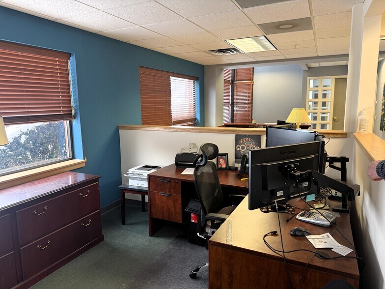 More Photos Of 550 Hinesburg Rd, South Burlington Office For Lease