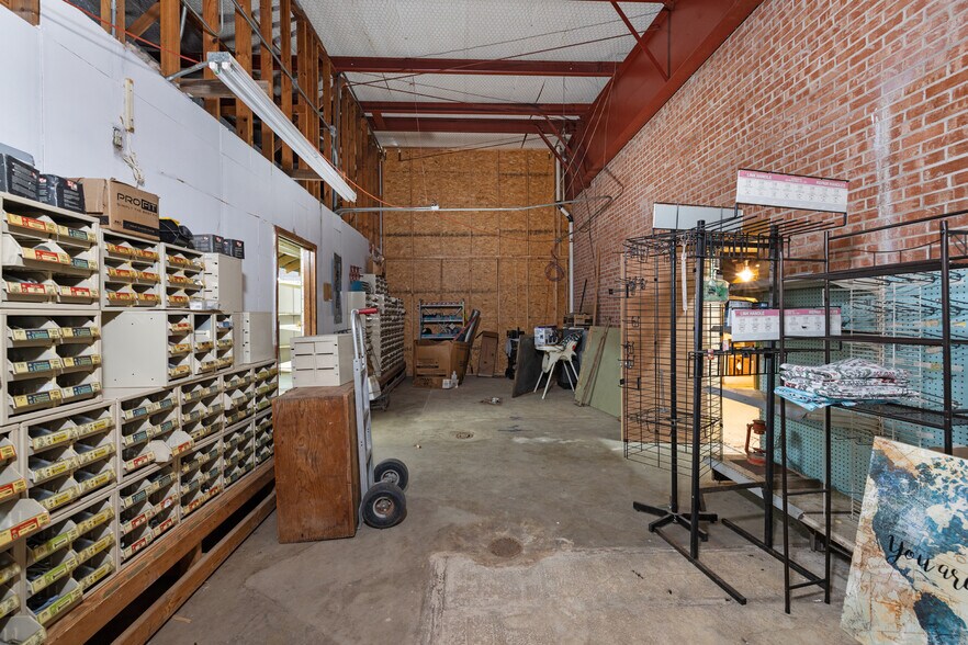 More Photos Of 6598 OK-98 Highway, Wright City Flex For Sale