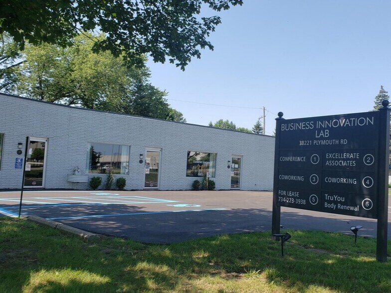 More Photos Of 38221 Plymouth Rd, Livonia Medical For Lease