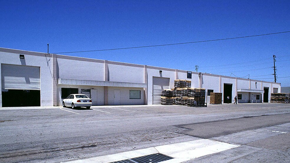 More Photos Of 1115 Mercantile St, Oxnard Manufacturing For Sale