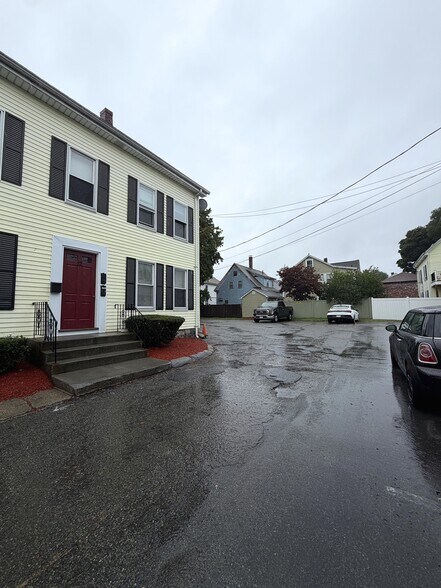 More Photos Of 8 Exchange Ct, Waltham Multifamily For Sale