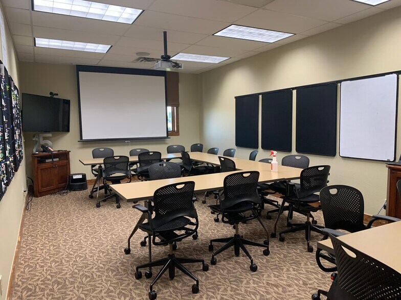 More Photos Of 3851 S 103rd East Ave, Tulsa Office For Sale