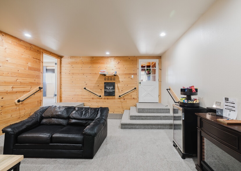 More Photos Of 925 Lamoille Hwy, Lamoille Hotel For Sale