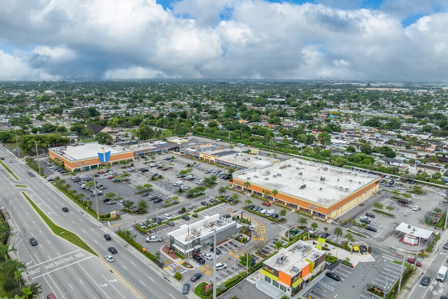 More Photos Of 4500-4698 NW 183rd St, Miami Gardens Storefront For Lease