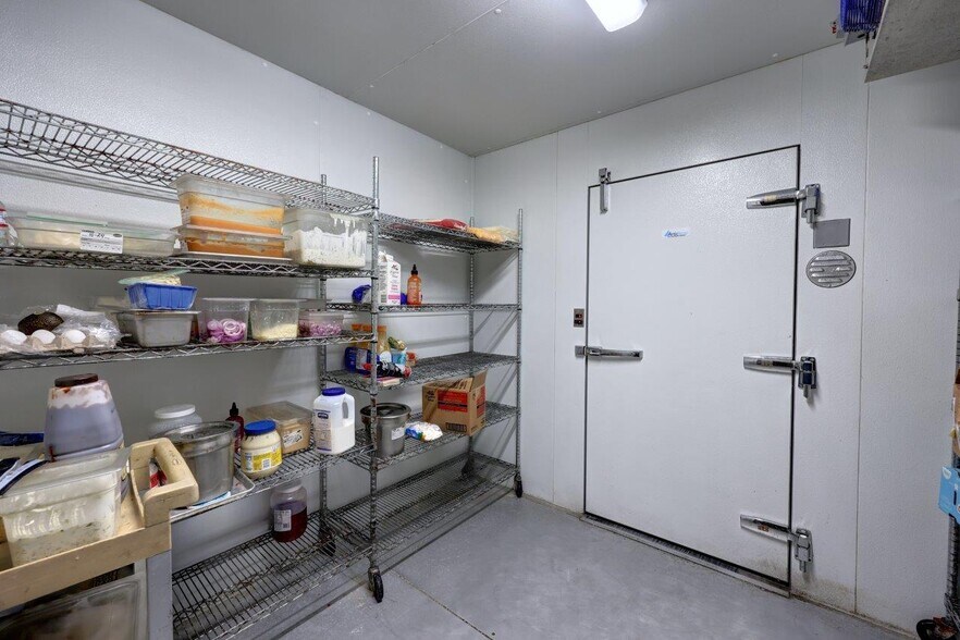 More Photos Of 1917 Pacific Ave, Long Beach Restaurant For Sale