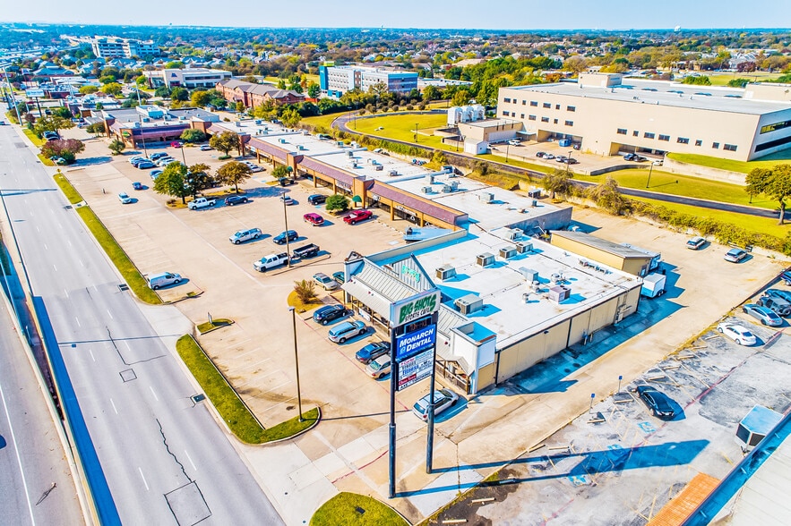 More Photos Of 1701-1833 Airport Fwy, Bedford General Retail For Lease