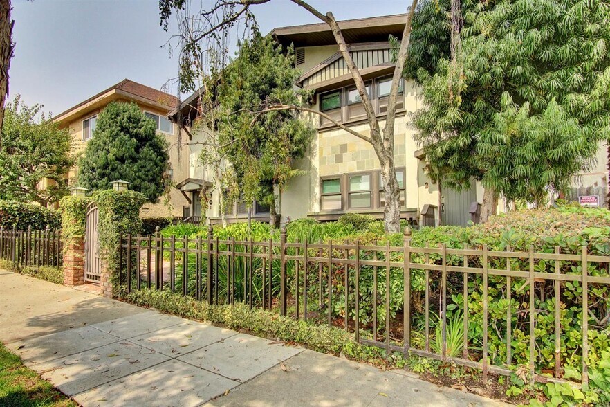 More Photos Of 1511 12th St, Santa Monica Multifamily For Sale