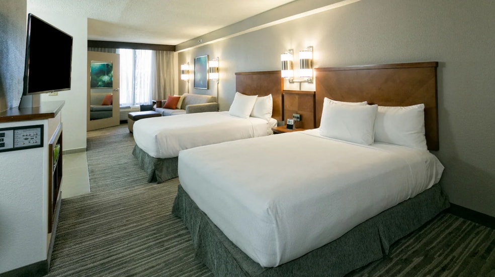 More Photos Of 650 Bakers Bridge Ave, Franklin Hotel For Sale