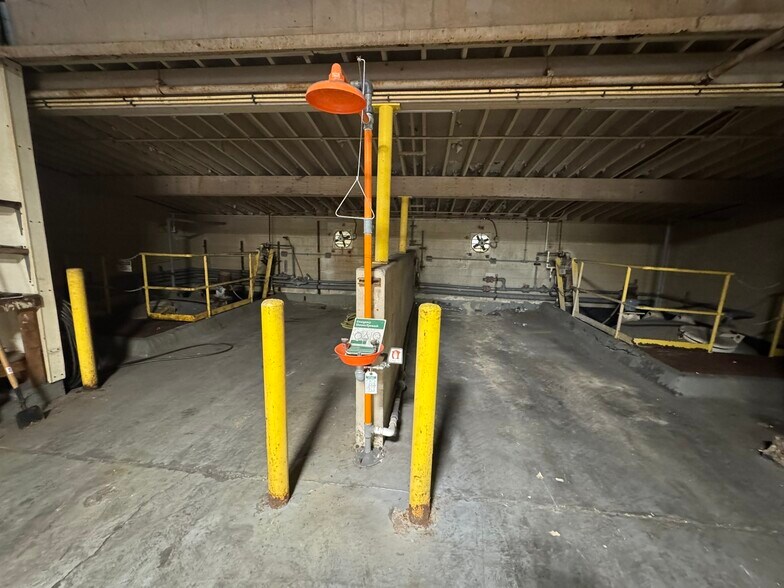 More Photos Of 4616 Enterprise Dr, Bartonville Industrial For Sale