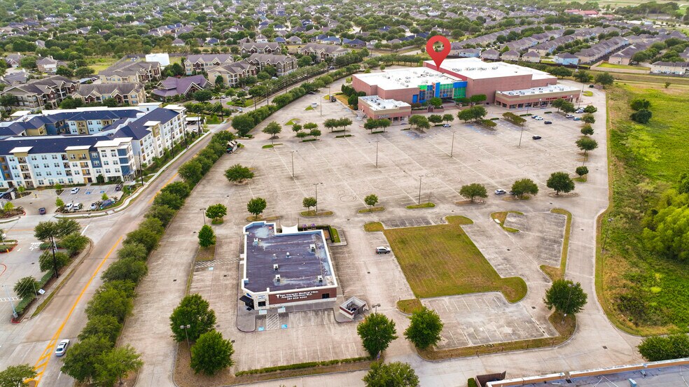 More Photos Of 15900 Yorktown Crossing Pky, Houston Movie Theatre For Lease