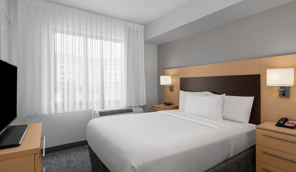 More Photos Of 4100 N Kittredge St, Denver Hotel For Sale