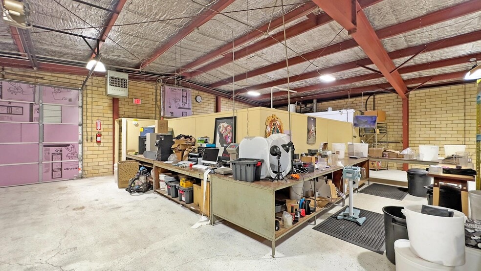 More Photos Of 115 Engel St, Houston Flex For Sale