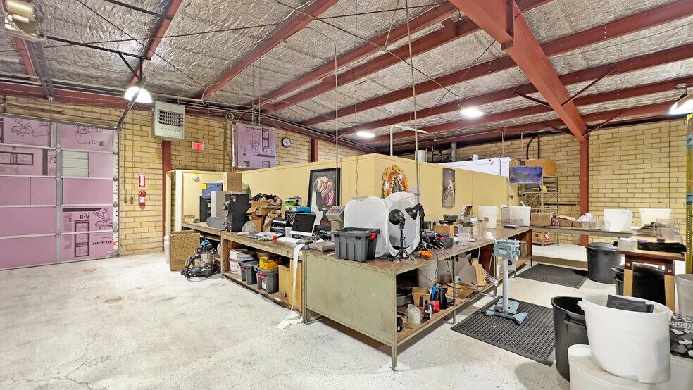 More Photos Of 115 Engel St, Houston Flex For Lease