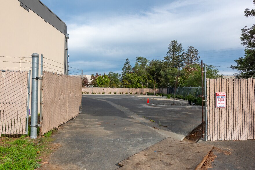 More Photos Of 106 Galli Dr, Novato Service For Sale