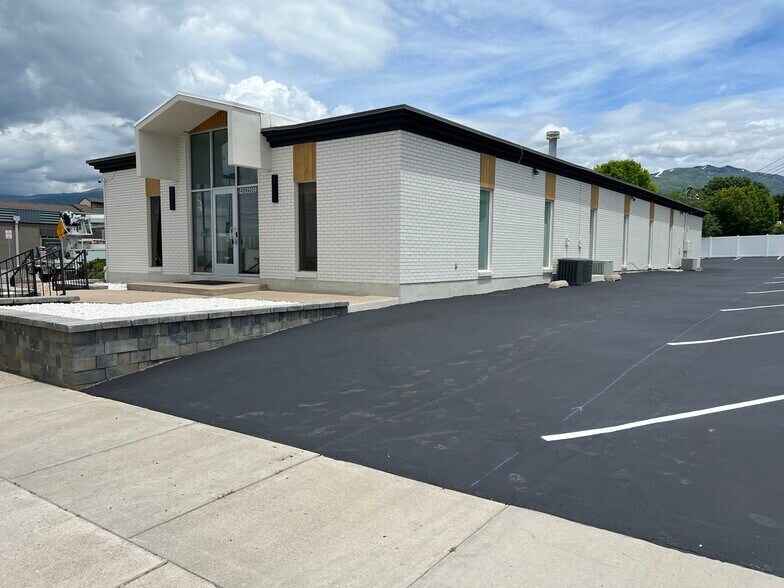 More Photos Of 940 N 400 E, North Salt Lake Office For Sale
