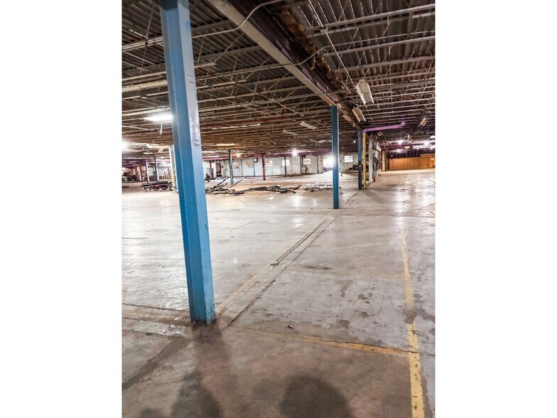 More Photos Of 105 Dry River Rd, Bridgewater Flex For Lease