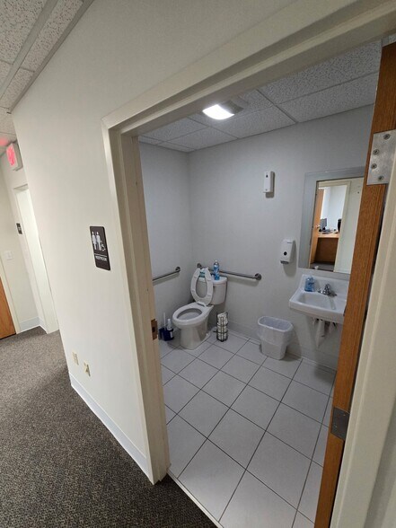 More Photos Of 431-441 E Chocolate Ave, Hershey Medical For Lease