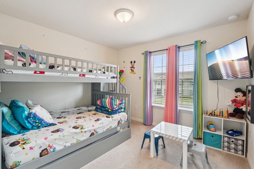 More Photos Of 921 Paradise Dr, Davenport Apartments For Sale