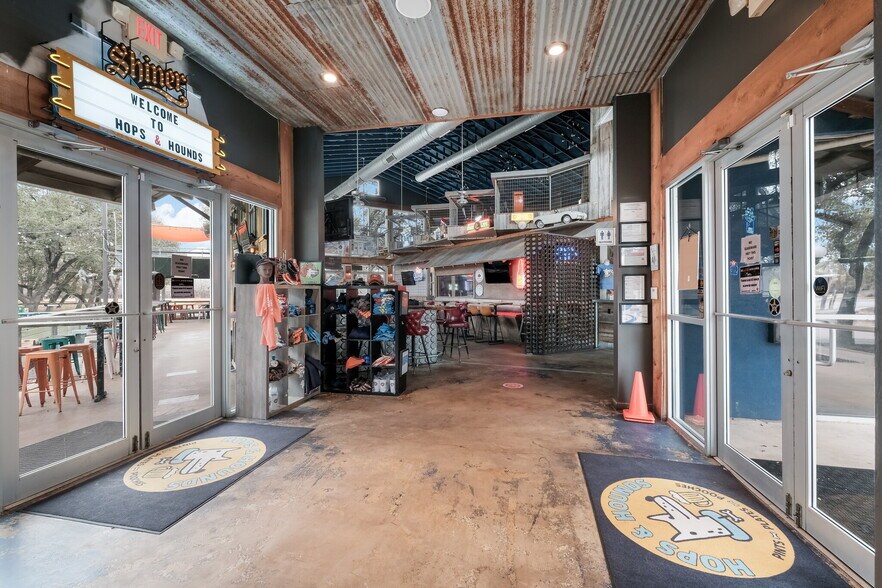 More Photos Of 13838 Jones Maltsberger Rd, San Antonio Restaurant For Sale