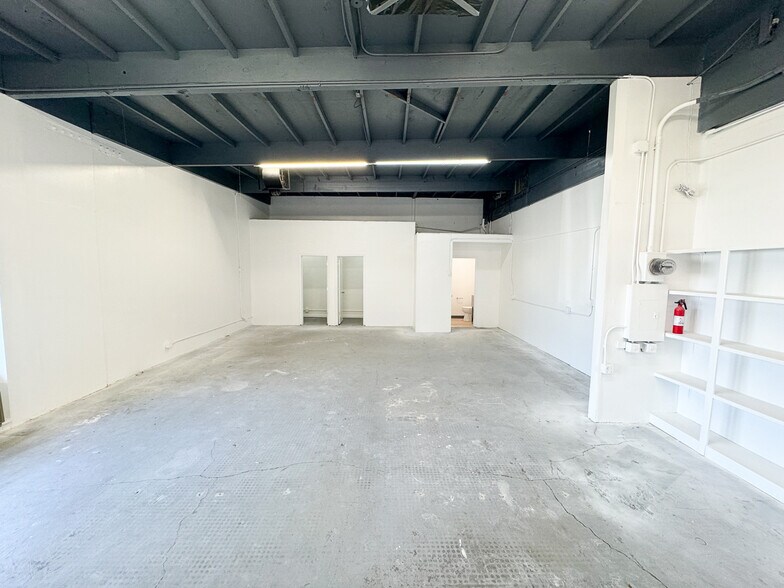More Photos Of 158 Hamilton Dr, Novato Warehouse For Lease
