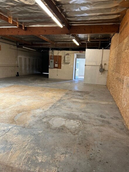 More Photos Of 15111 Keswick St, Van Nuys Warehouse For Sale