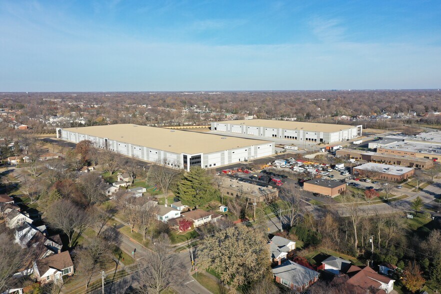 More Photos Of 150 Sellstrom Dr, Palatine Industrial For Sale