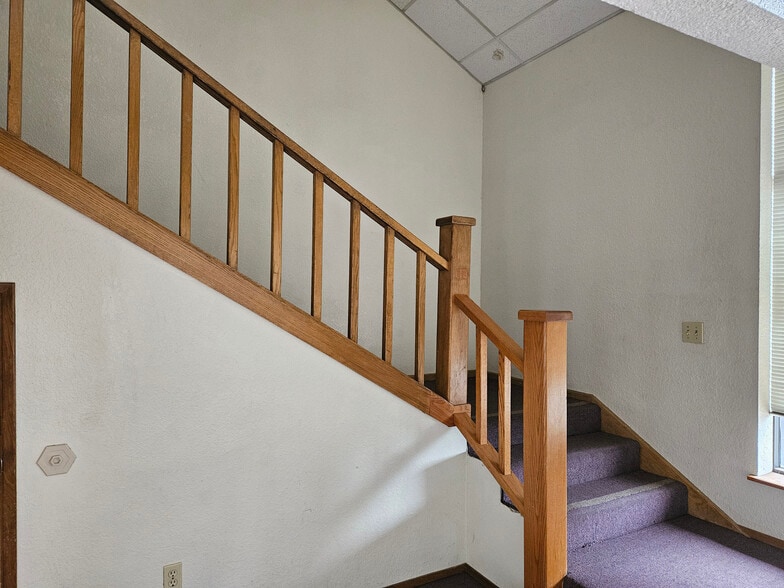 More Photos Of 142 N 9th St, Modesto Office For Lease