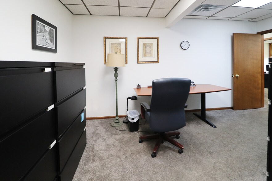 More Photos Of 4021 W Main St, Kalamazoo Office For Sale