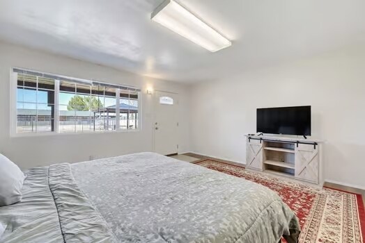 More Photos Of 12900 Soda Lake Rd, Santa Margarita Hotel For Lease