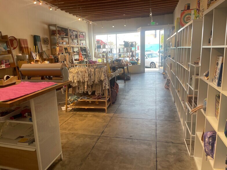 More Photos Of 3191 Glendale Blvd, Los Angeles Storefront For Lease