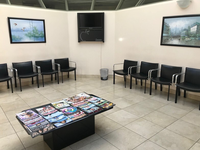 More Photos Of 2221 Lincoln Blvd, Santa Monica Office For Sale