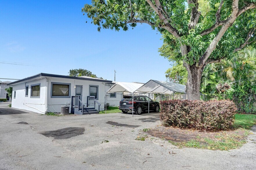 More Photos Of 100 SE 20th St, Fort Lauderdale Office Residential For Sale