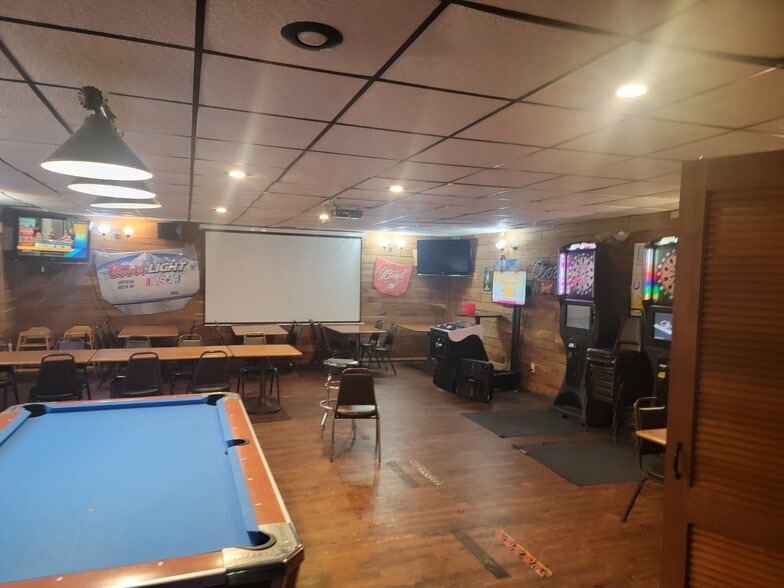 More Photos Of 7628 Southeastern Ave, Indianapolis Restaurant For Sale