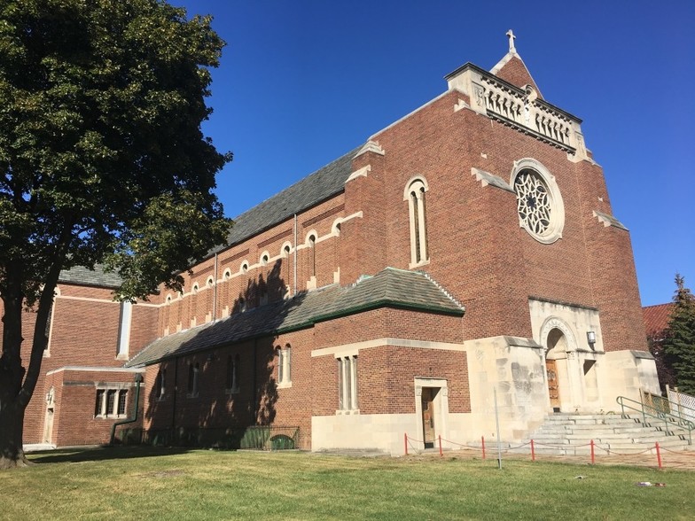 Primary Photo Of 15031 Dexter Ave, Detroit Religious Facility For Sale