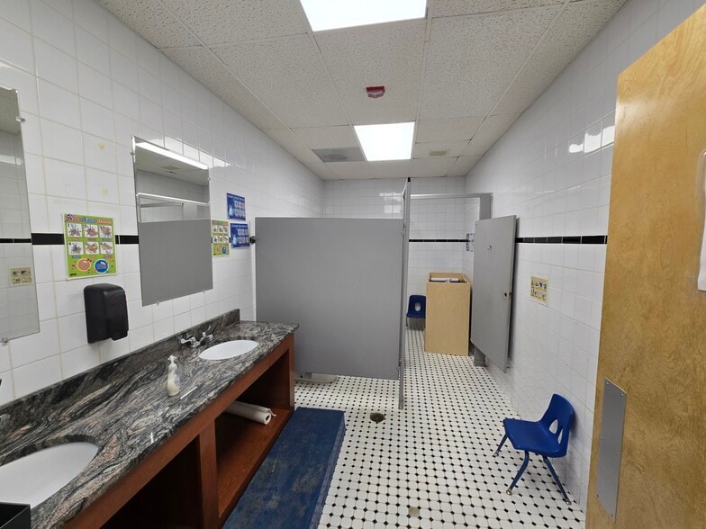 More Photos Of 80 Woodrow Rd, Staten Island Daycare Center For Lease