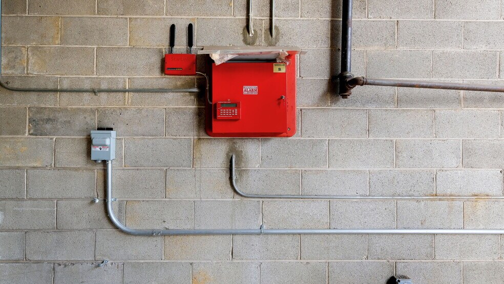 More Photos Of 4726 Blakiston St, Philadelphia Distribution For Sale