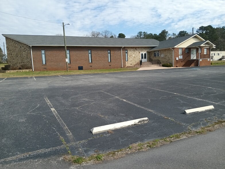 More Photos Of 1344 N 9th St, Griffin Religious Facility For Sale