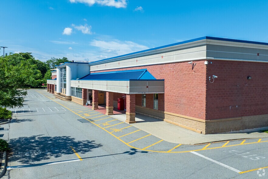 More Photos Of 50 Cambridge St, Worcester Supermarket For Lease