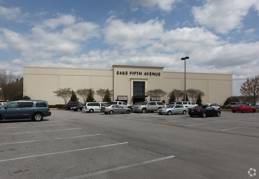 More Photos Of 129 Summit Blvd, Birmingham Department Store For Sale